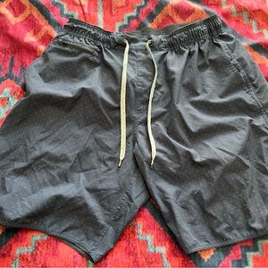 Vuori Men’s Navy Polka Dot Banks Shorts - Size L